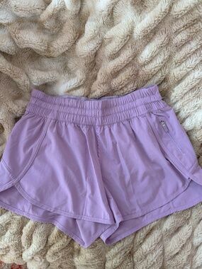 Lululemon Tracker Short V Shorts Violetta Lilac